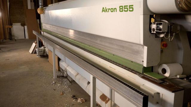 Plaqueuse de chants numérique Biesse